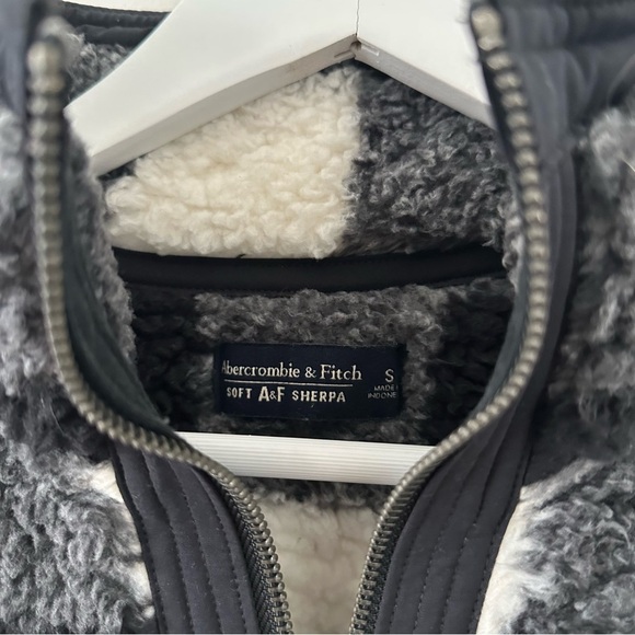 Abercrombie & Fitch The Essential A&F Sherpa Fleece Black White Buffalo Plaid S - Picture 7 of 16